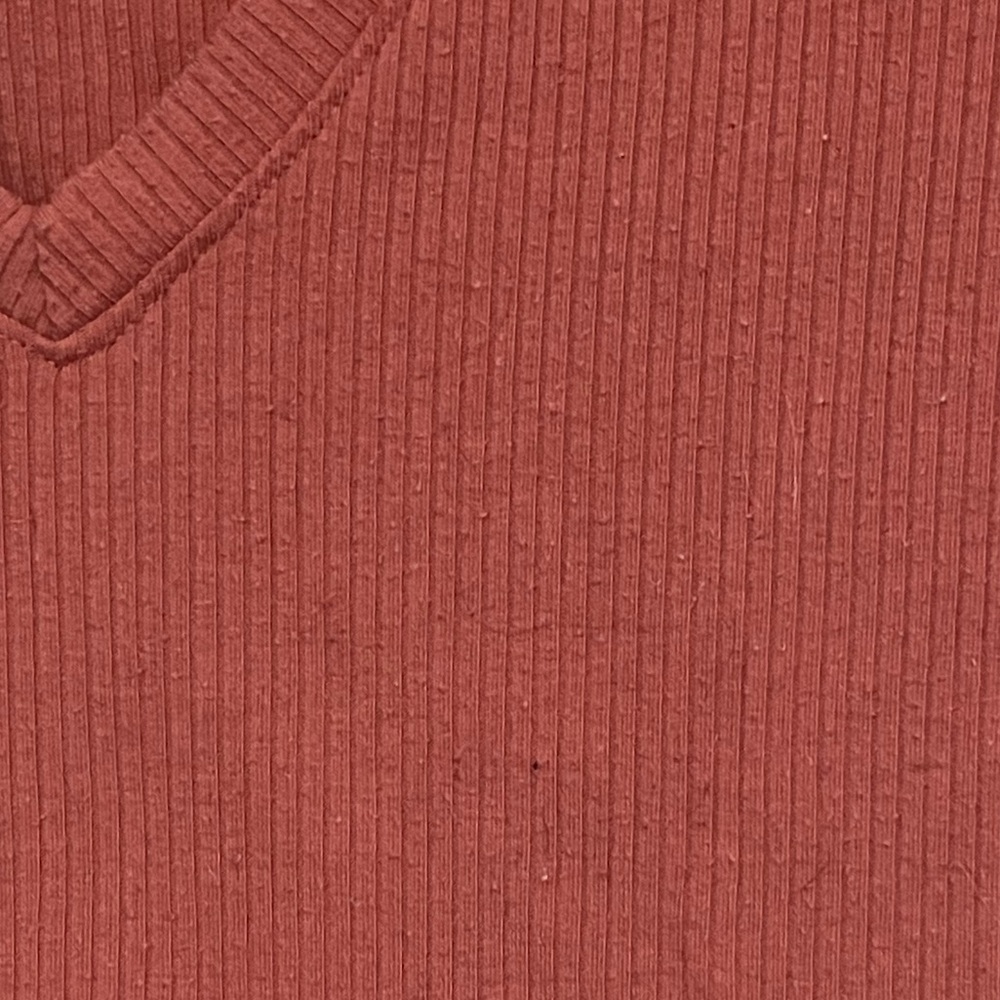 Destined By Tilly’s V-Neck Ribbed Shirt, Size Large - Picture 7 of 7